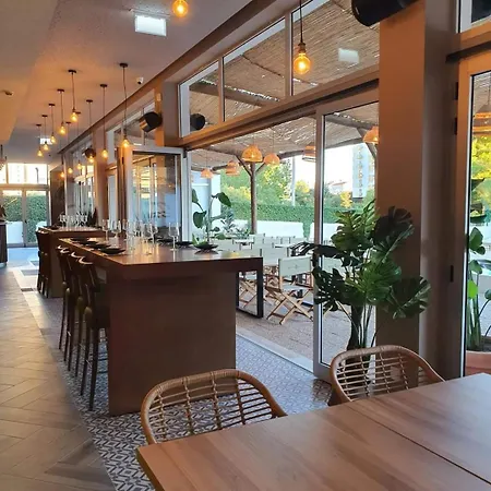 Amazing Tower 3 Castle Flat With Balcony Appartamento *