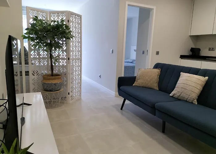 Amazing Tower 3 Castle Flat With Balcony 아파트 *