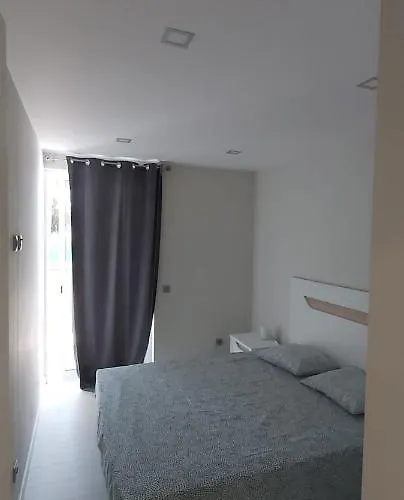 아파트 Amazing Tower 3 Castle Flat With Balcony *