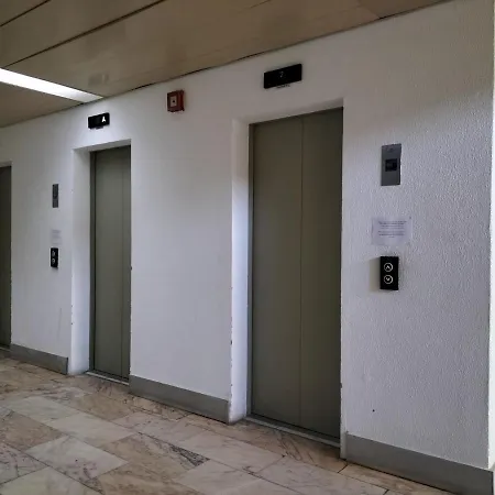 Amazing Tower 3 Castle Flat With Balcony アパート ポルティマン