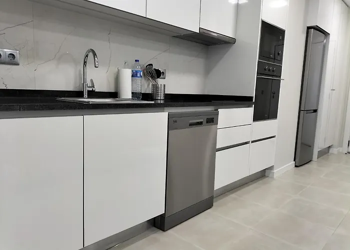 Апартаменти Amazing Tower 3 Castle Flat With Balcony Портіман